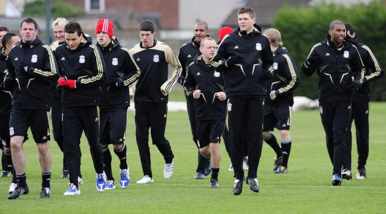 2026年世界杯抽签出炉，葡萄牙、阿根廷等强队分组形势良好，欧洲球队竞争激烈，中国国足仍难晋级。