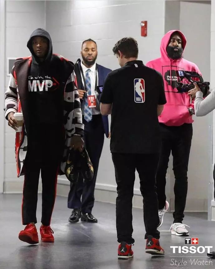 足球中如何快速阅读比赛？（如何在足球比赛中快速读懂局势？）