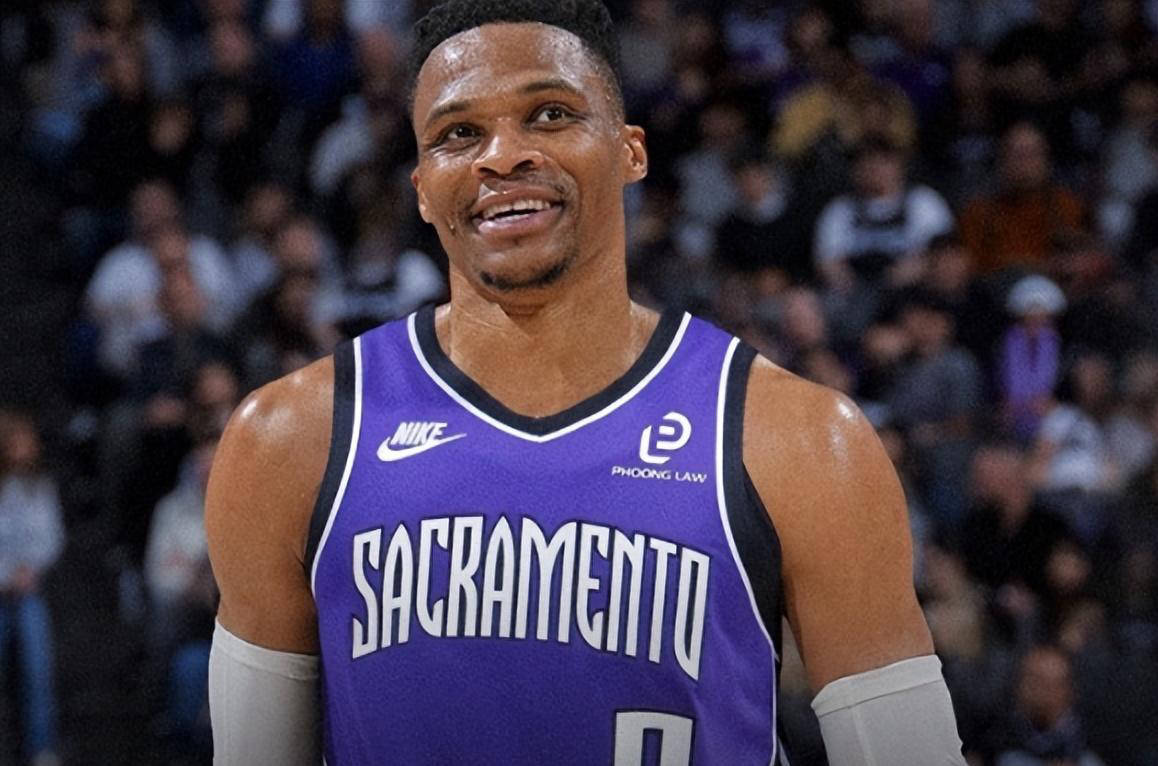 赵丽娜：走了70所学校，女孩踢球屈指可数；想让女孩踢球普及（赵丽娜：走访70所学校女足稀少，呼吁让女孩踢球更普及）