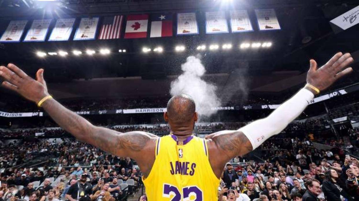 中甲历年射手榜：姆本扎28球创纪录，郜林、谭龙在列（中甲历年射手一览：姆本扎28球破纪录，郜林、谭龙上榜）