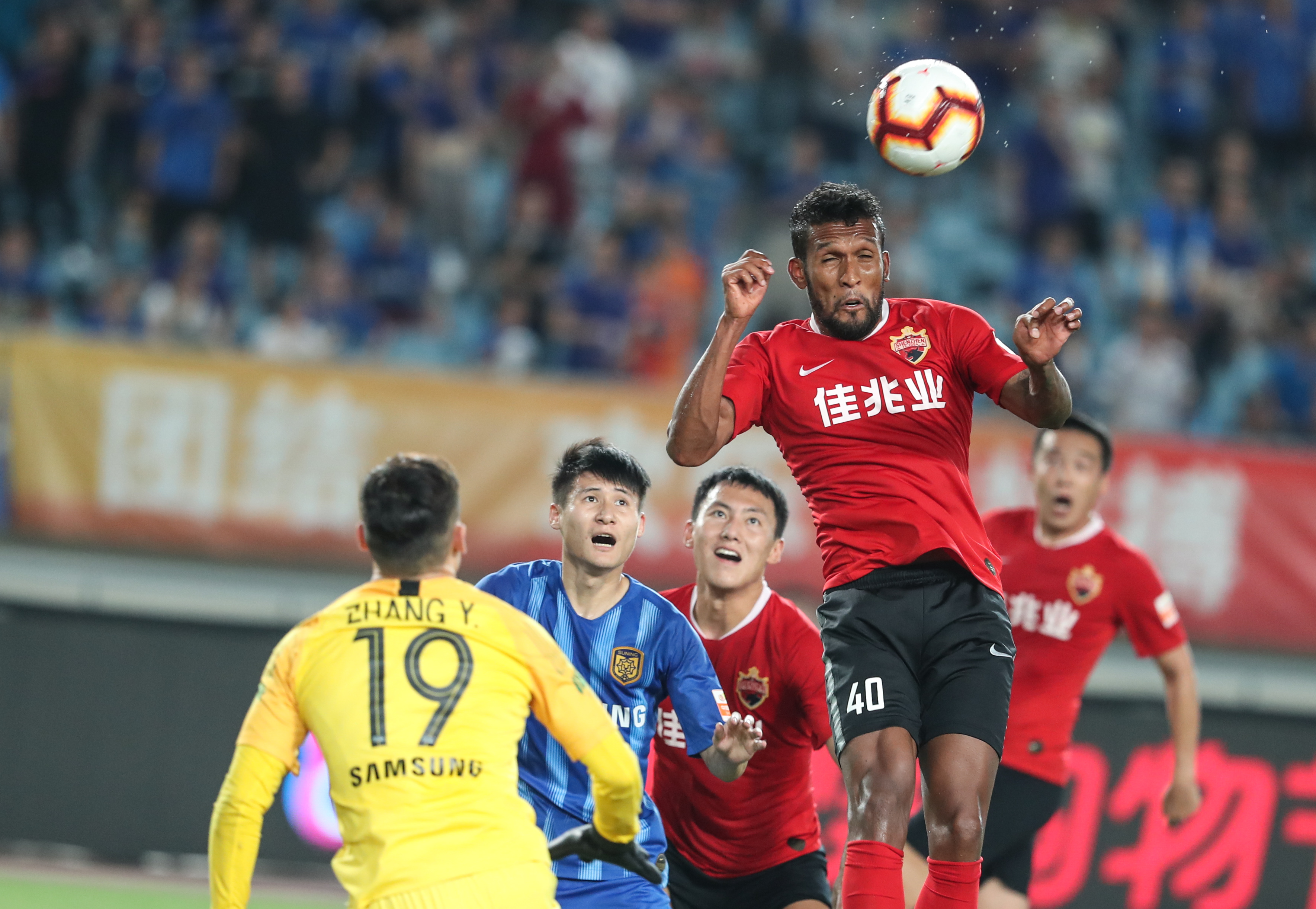 贺希宁：新帅凯利的篮球理念很先进，今晚战青岛先要做好防守（贺希宁称新帅凯利理念前瞻：今晚对阵青岛首要做好防守）