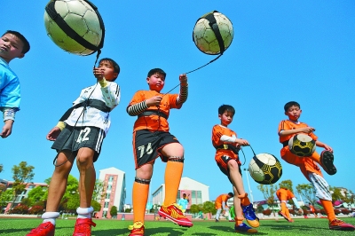 马拉多纳的心脏现位于警察局的病理解剖学部门，受到安全保护（马拉多纳心脏现存警方病理解剖部门，已纳入安全保护）
