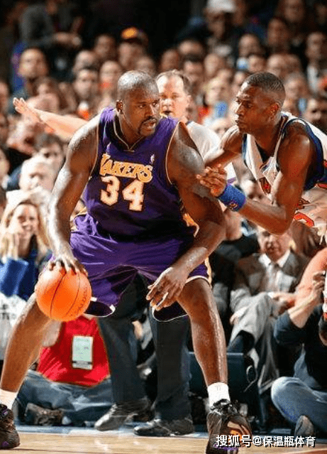 半场战报：柏太阳神0-3广岛三箭，热尔曼-良破门，东俊希建功（半场快讯：广岛三箭3-0领先柏太阳神，热尔曼-良、东俊希相继破门）