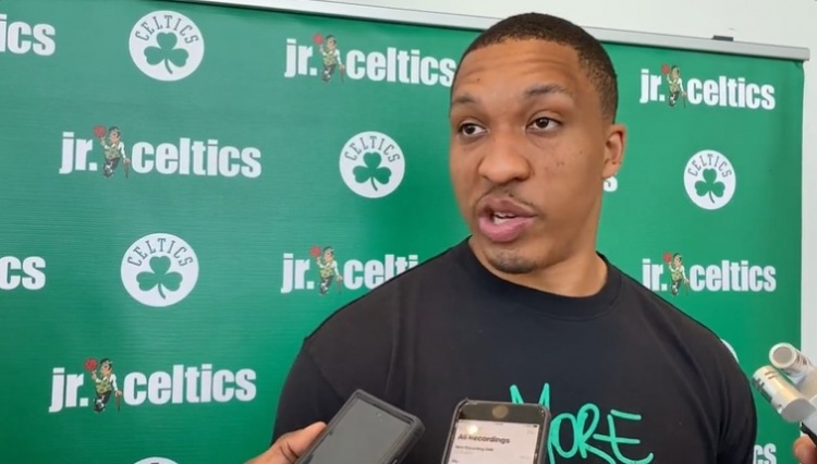 马丁内斯：C罗的价值绝不仅限于辉煌的过去，更立足于当下（马丁内斯：C罗的价值不止于昔日荣光，更在当下闪耀）