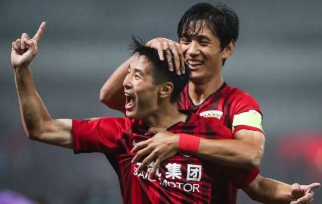 东体：特维斯在申花时训练都由自己决定，波耶特控制不了球队（东体：申花时期特维斯自定训练计划，波耶特难掌控球队）