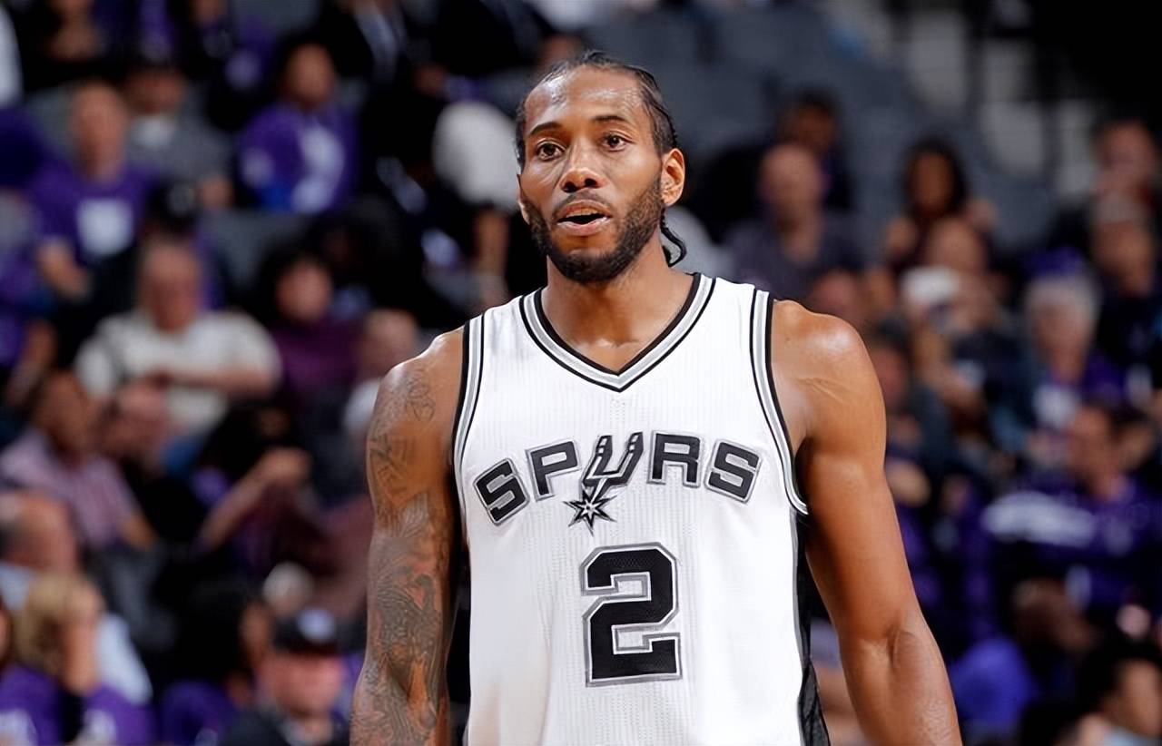 记者：那不勒斯想冬窗签梅努替德布劳内，可能租借+选择买断（那不勒斯欲冬窗引进梅努顶替德布劳内，或以租借附带买断条款）